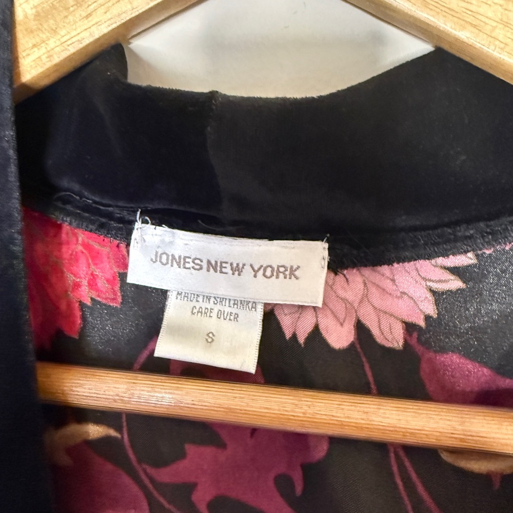 Jones New York Floral Satin Robe - Black and Red - Picture 2 of 7